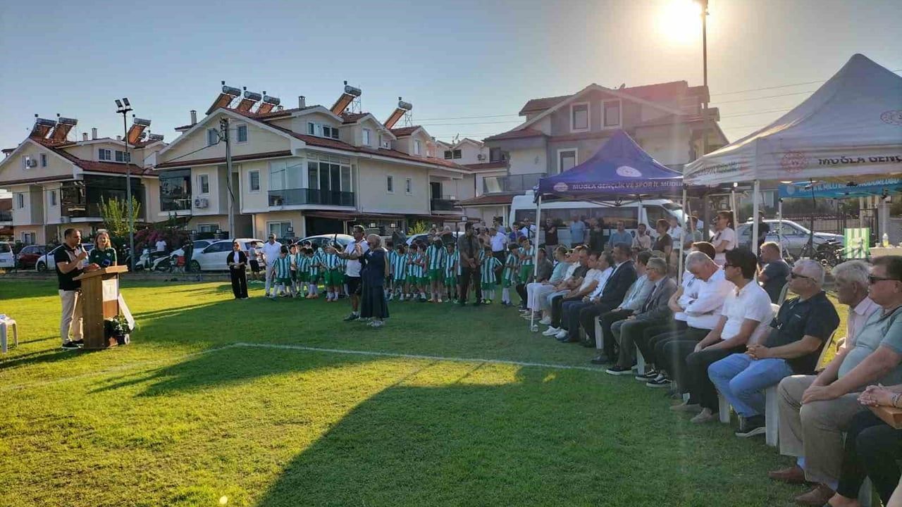 Köyceğiz Muğlaspor futbol okulu törenle açıldı