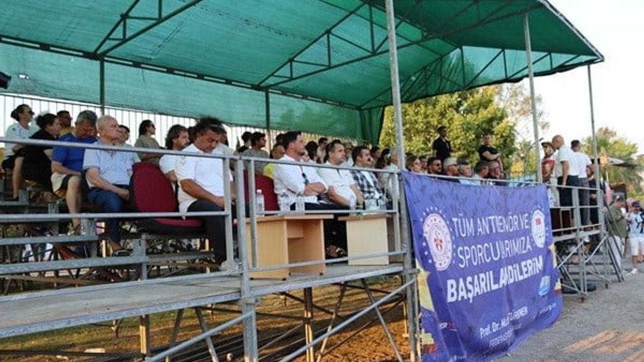 Köyceğiz plaj hentbolu turnuvası gösteri maçıyla başladı