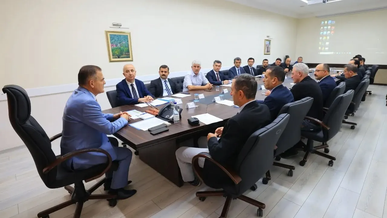 Köyceğiz ve Dalyan'da elektrikli tekne dönüşümü planı ilerliyor
