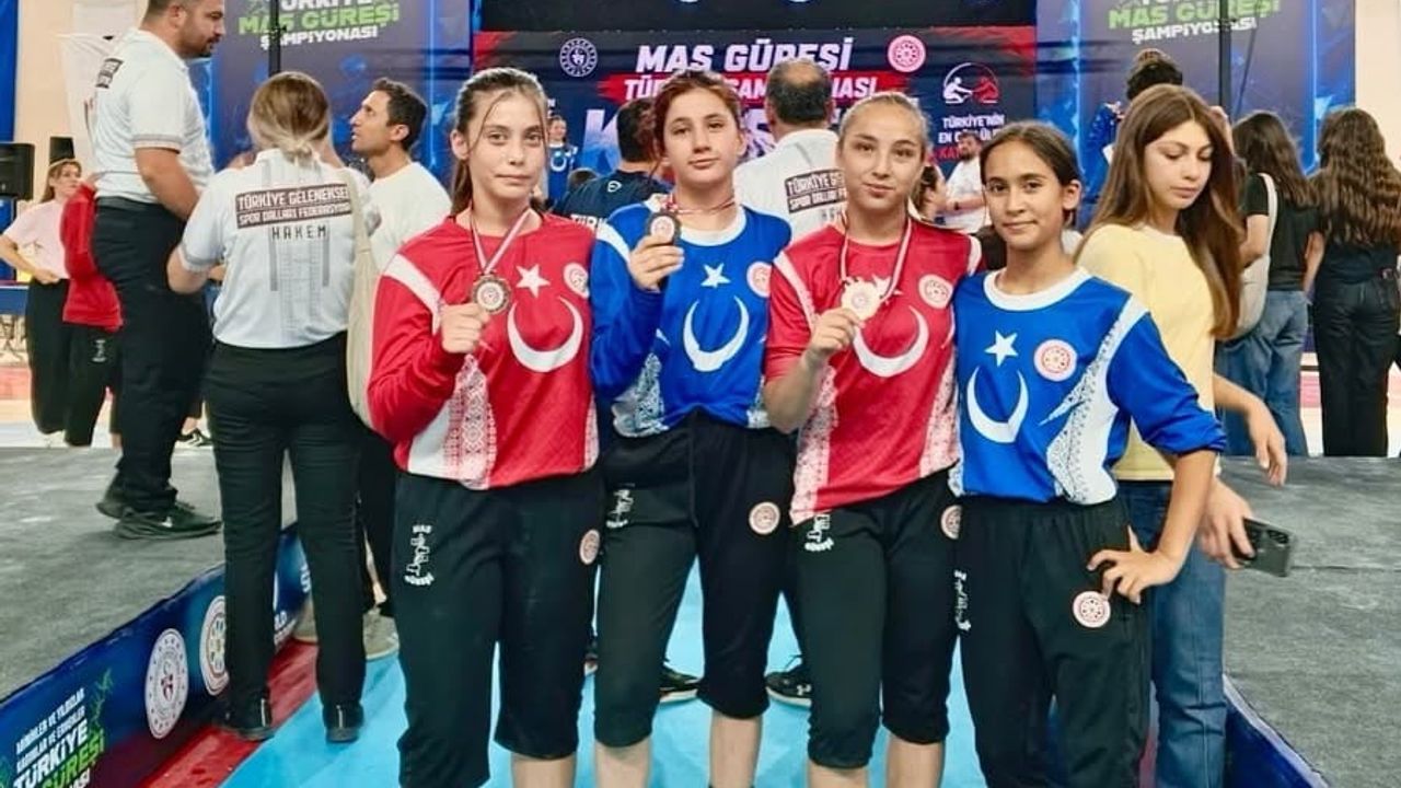 Köyceğizli sporcular mas güreşinde üç madalya kazandı