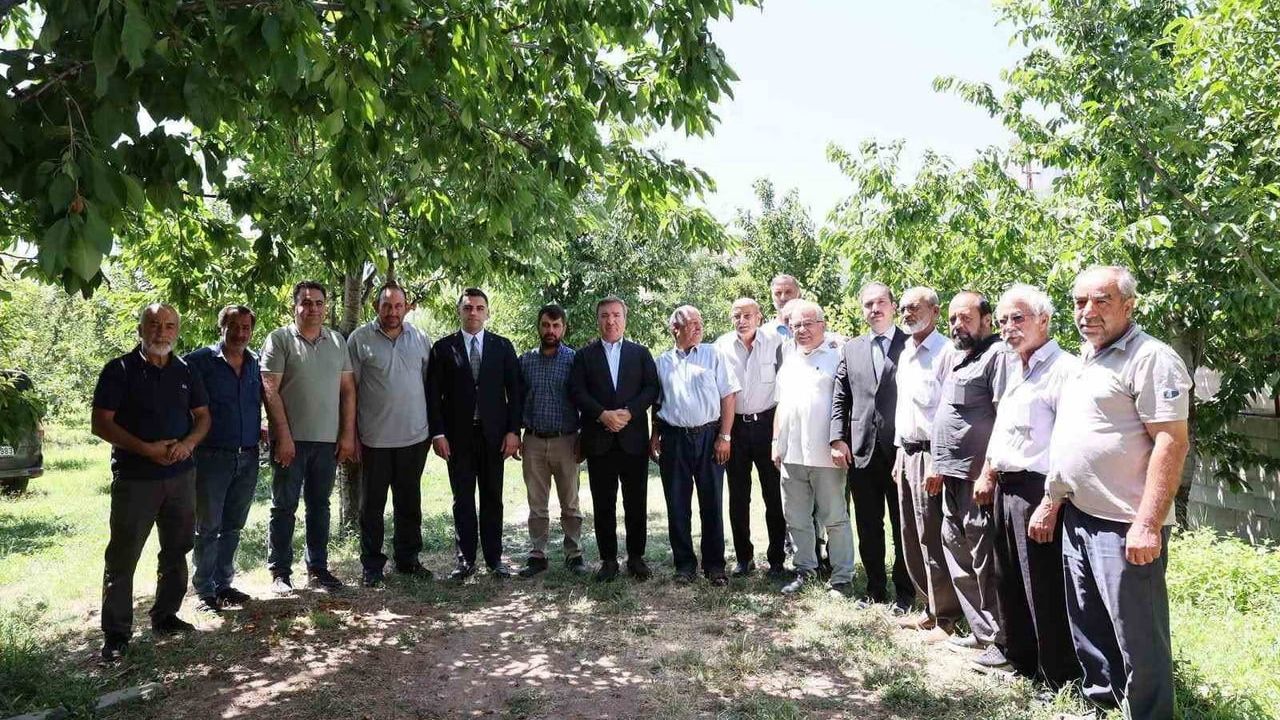 Köyde üreticinin sesine kulak: Hamza Aydoğdu talepleri yerinde dinledi