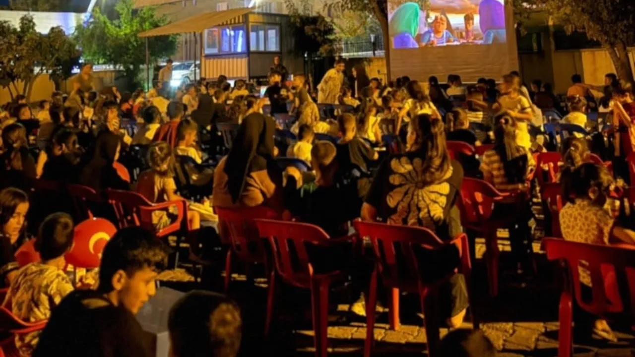 Köylerde açık hava sinema akşamları yeniden başlıyor