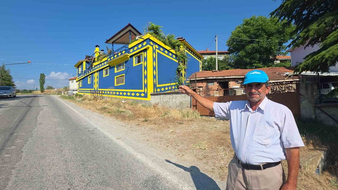 Köyün sarı-lacivertli evi: Fenerbahçe aşkını duvarlara taşıyan Sinan Altınışık