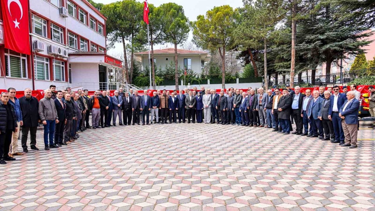 Köyün tankerleri Büyüksusuz Köyü'ndeki yangını büyümeden söndürdü
