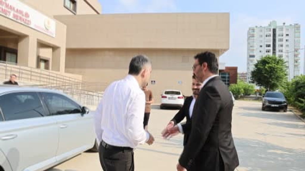 Kozan’da 15 Temmuz şehidi Aytekin Kuru kabri başında anıldı