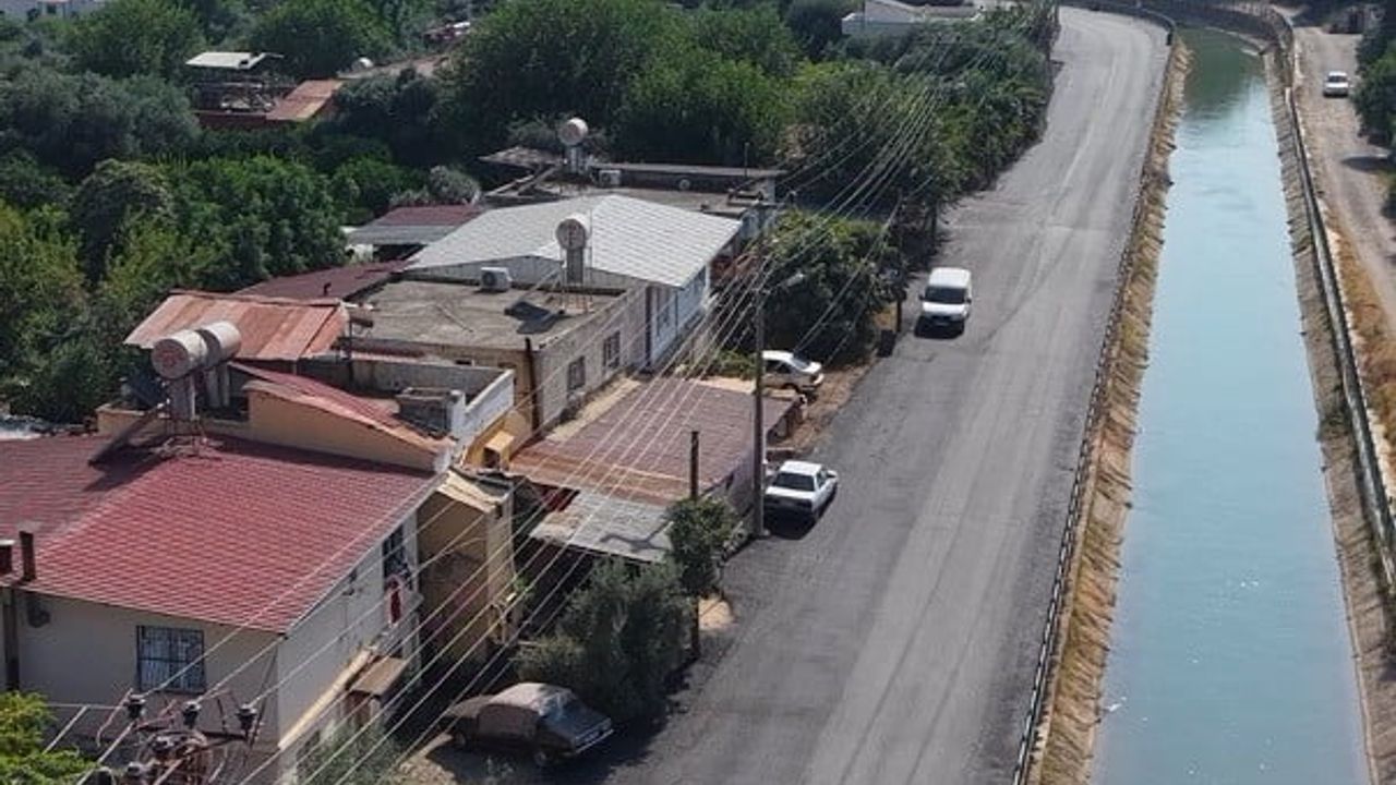 Kozan'da dolmuş güzergahları sıcak çelik asfaltla yenileniyor