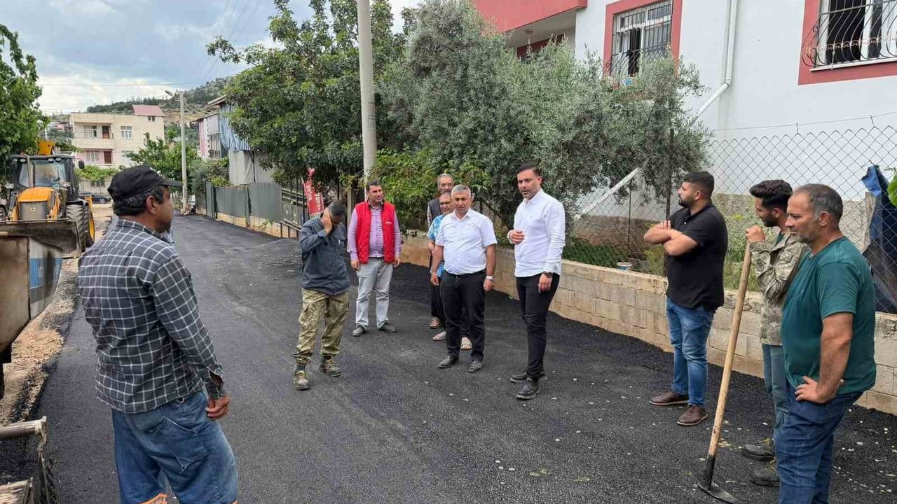 Kozan’da yol çalışmalarına yaz döneminde hız verildi