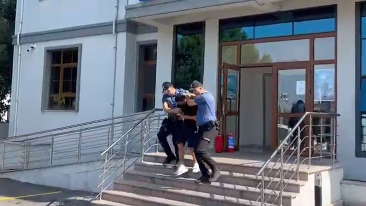Küçükçekmece'de kuyumcuya sahte altın satan şüpheliler yakalandı
