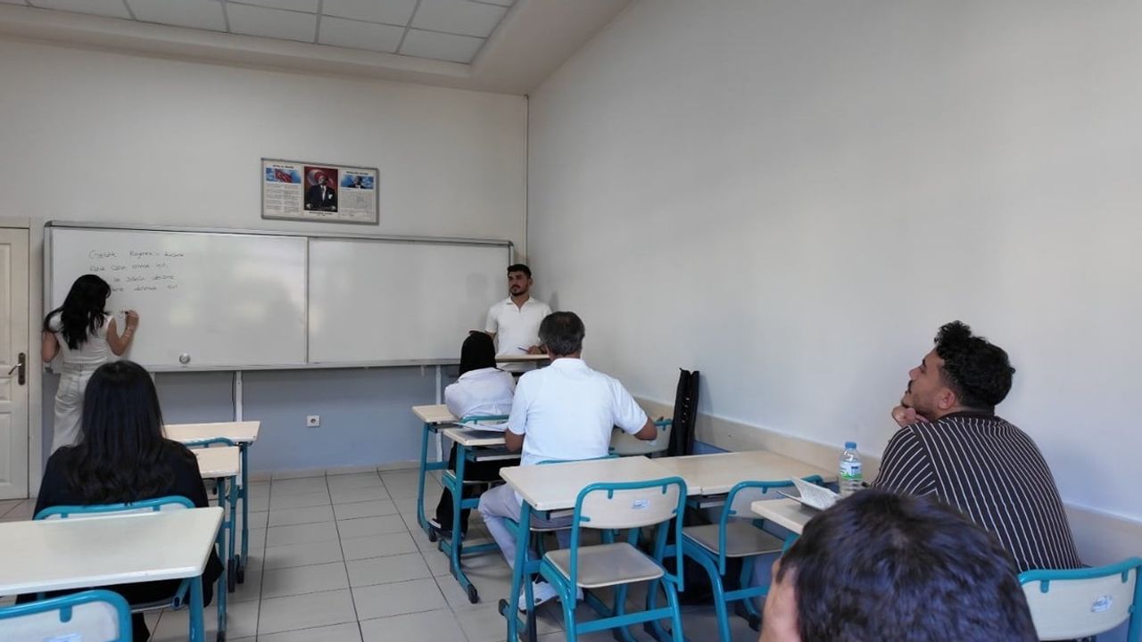 Kültür mirasını saz ve sözle buluşturan şiir atölyesi
