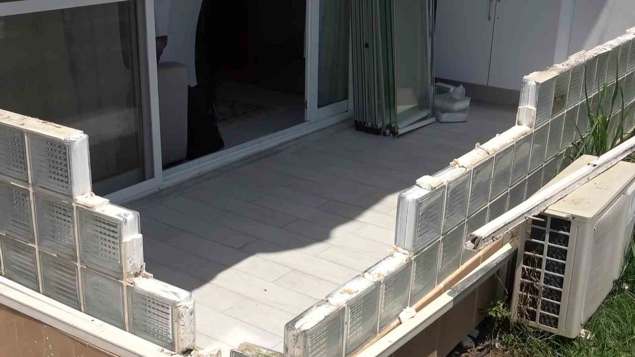 Kumla'da 20 santimetrelik balkon çıkıntısı nedeniyle yapılan yıkımda ev sahipleri tepki gösterdi