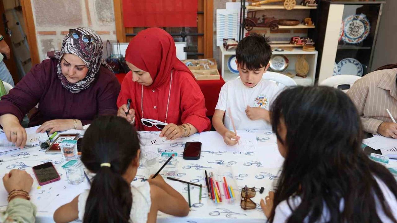 Kurşunlu Han'da kaligrafi atölyesi geleneksel yazıyı yaşattı