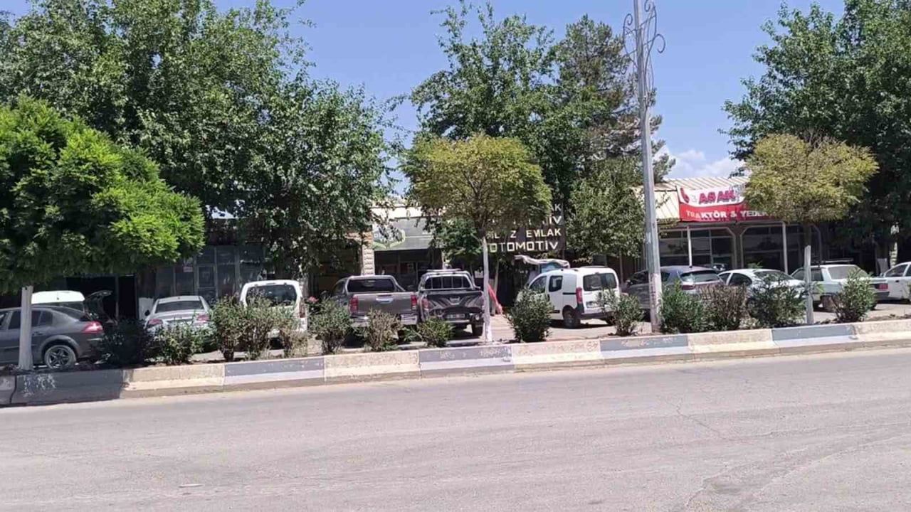 Kurtalan'da aşırı sıcaklar gün ortasını sessizleştirdi
