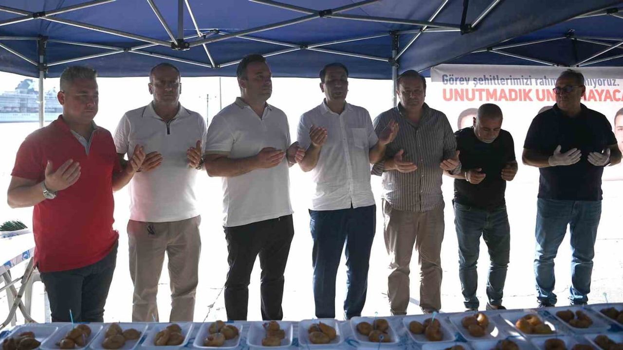 Kuşadası Belediyesi, 2013'te yaşamını yitiren çalışanlarını 13. ölüm yıl dönümünde andı