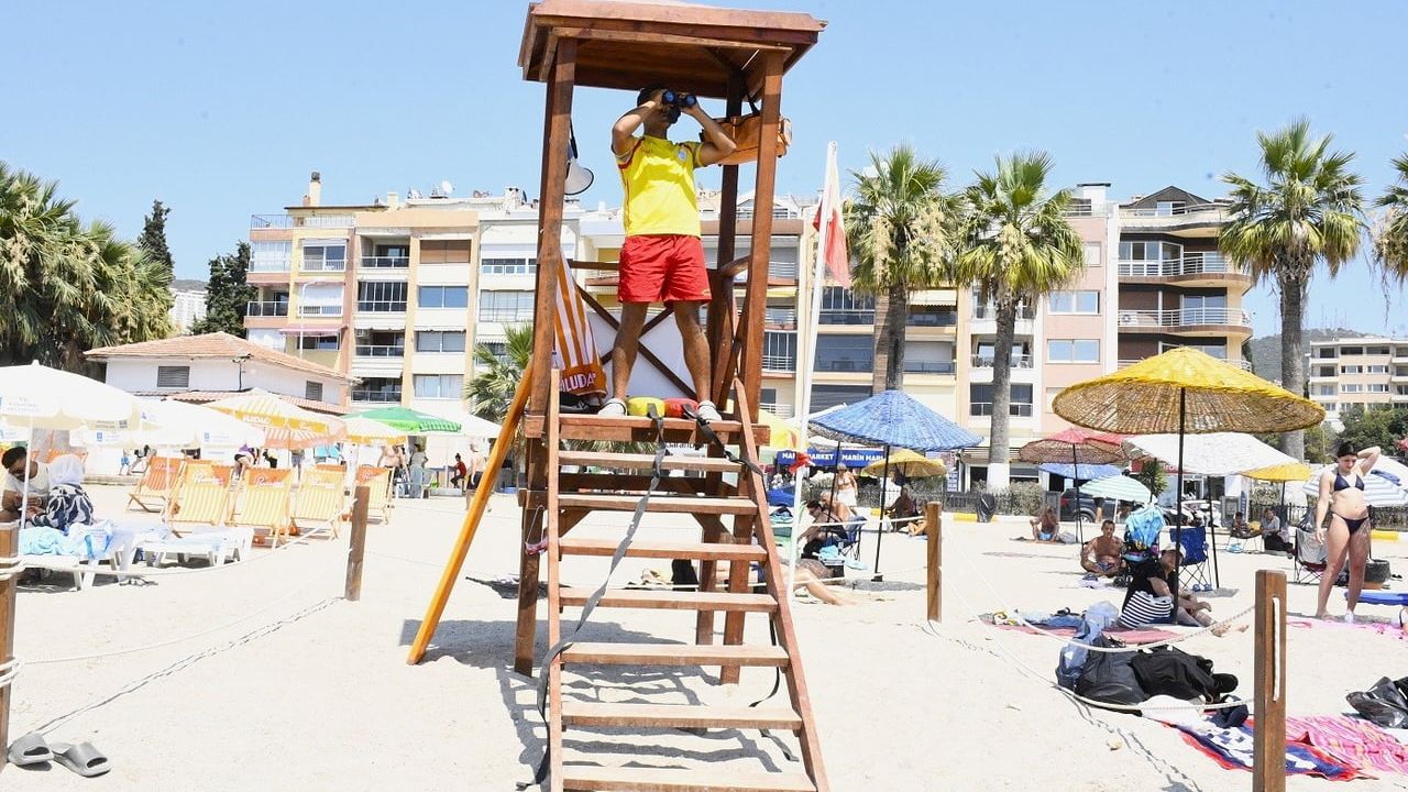 Kuşadası sahillerinde güvenlik ön planda