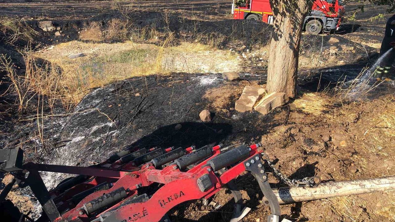 Kuştepe'de söndürme çalışmasında traktör alevler içinde kaldı