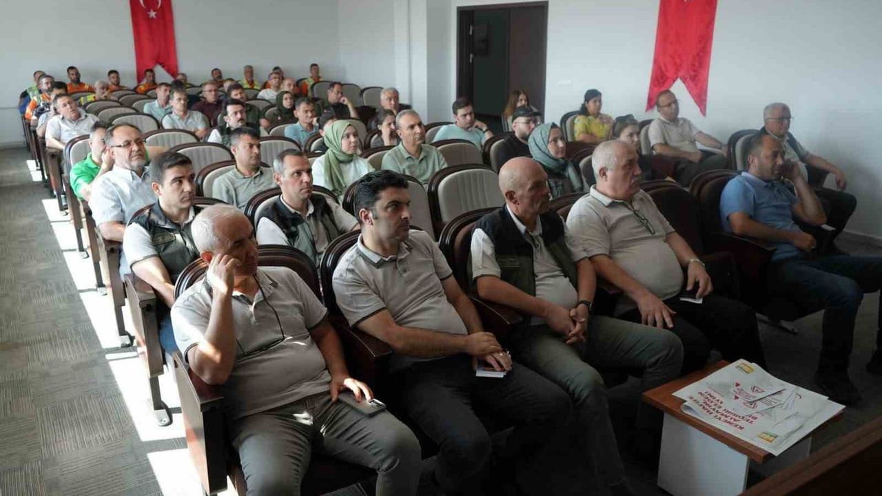 Kütahya'da OBM personeline KKKA ve kene farkındalık eğitimi