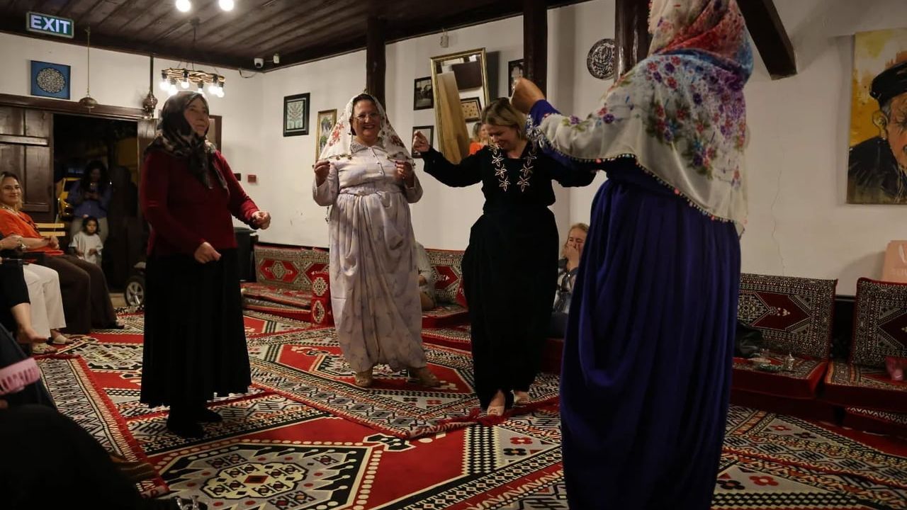 Kütahya'da şalvar ve örgü etkinliği gelenekleri yaşatıyor