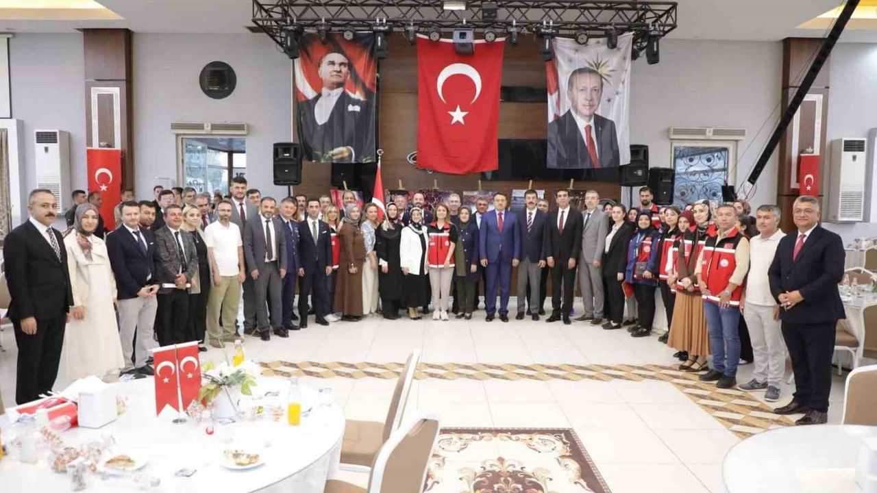 Kütahya'da şehit aileleri ve gazilerle aynı sofrada buluşma