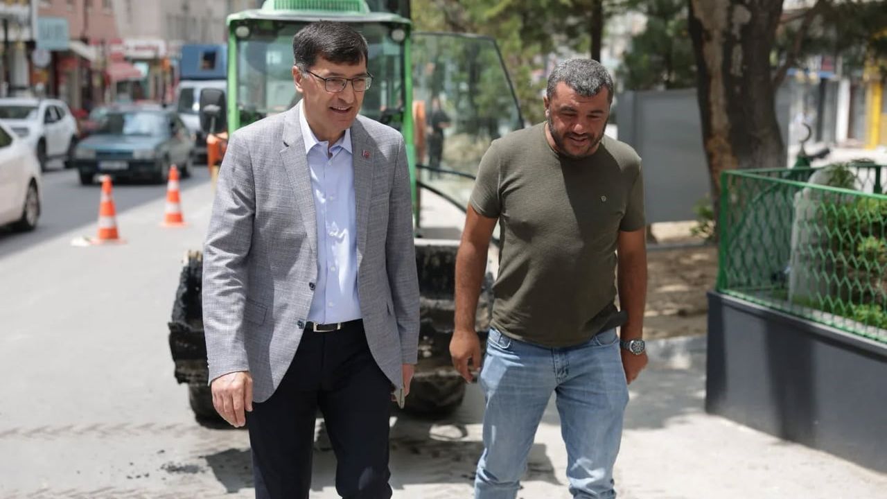 Kütahya Meydan Kavşağı'nda yeni trafik düzeni uygulamaya girdi