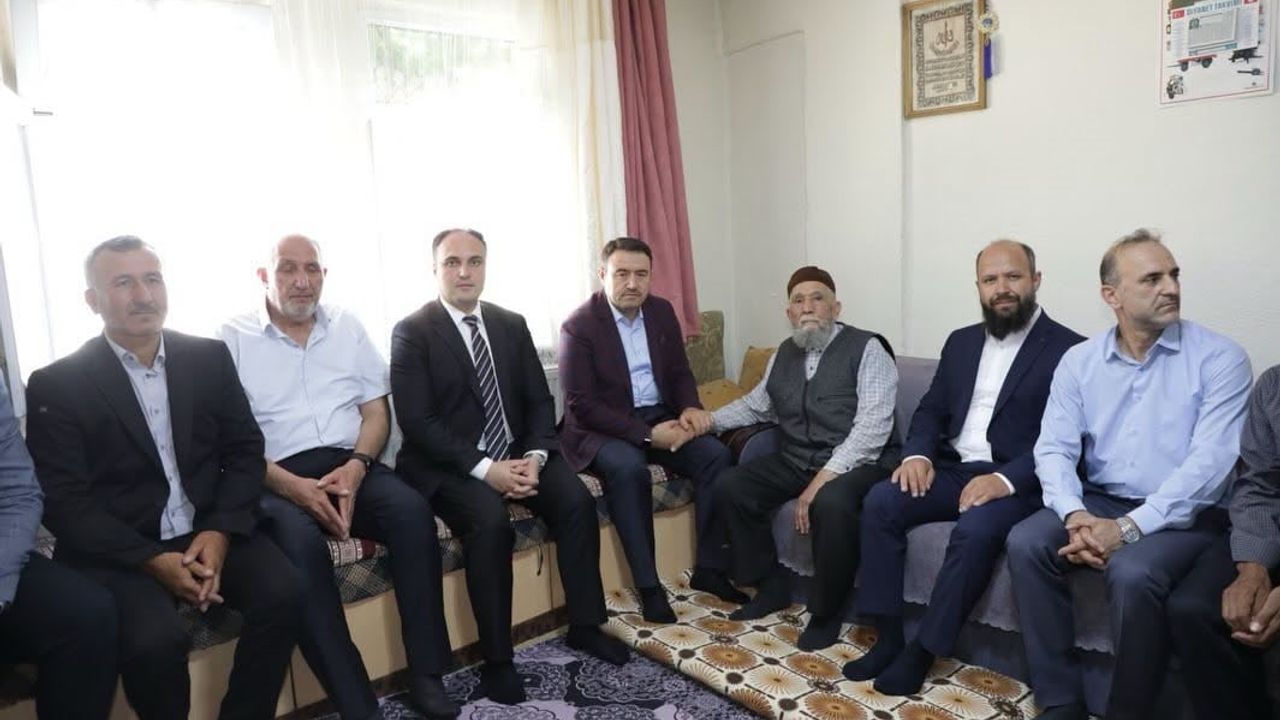 Kütahya valisi görev gazisi Mehmet Torun’u evinde ziyaret etti