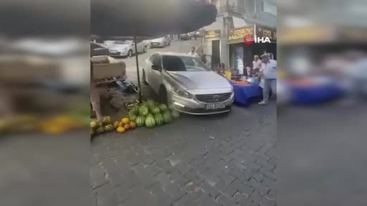 Lüks araç pazara girerek tezgahları tahrip etti