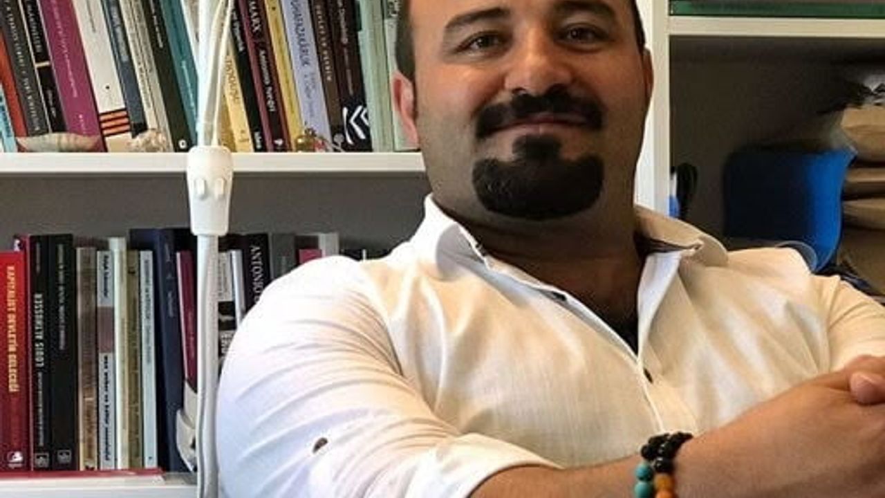 Mahkeme ÇOMÜ'de görevden ihraç edilen akademisyenin dosyasına yürütmeyi durdurma kararı verdi