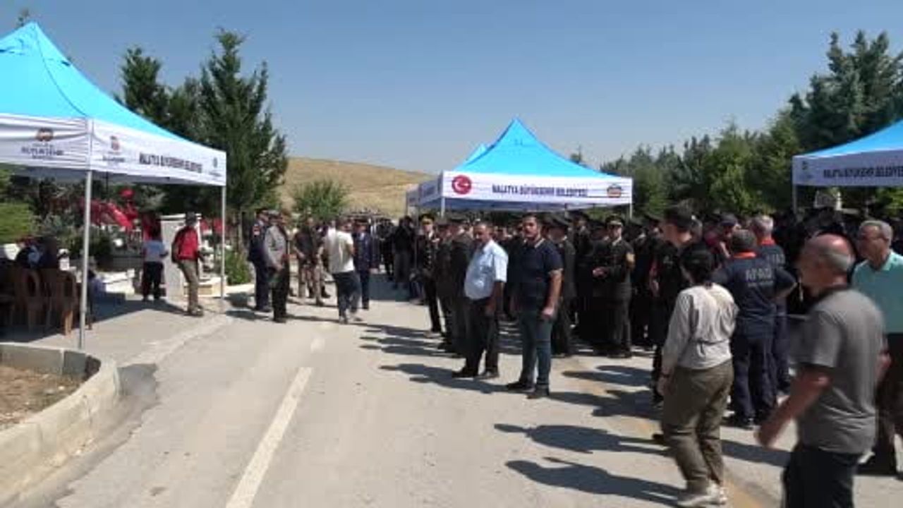 Malatya’da 15 Temmuz şehitleri mezarları başında anıldı