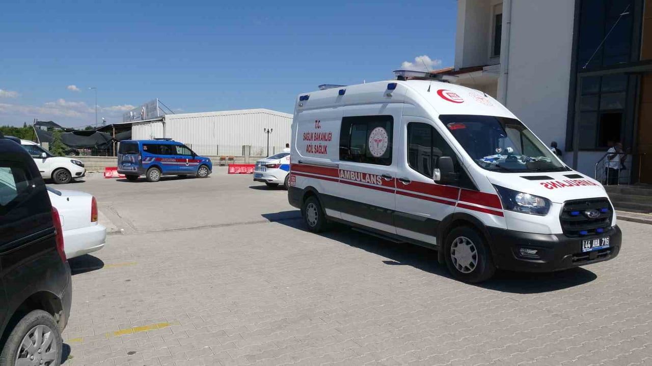 Malatya'da bahçede başından vurulmuş bulunan 58 yaşındaki adam yaşamını yitirdi