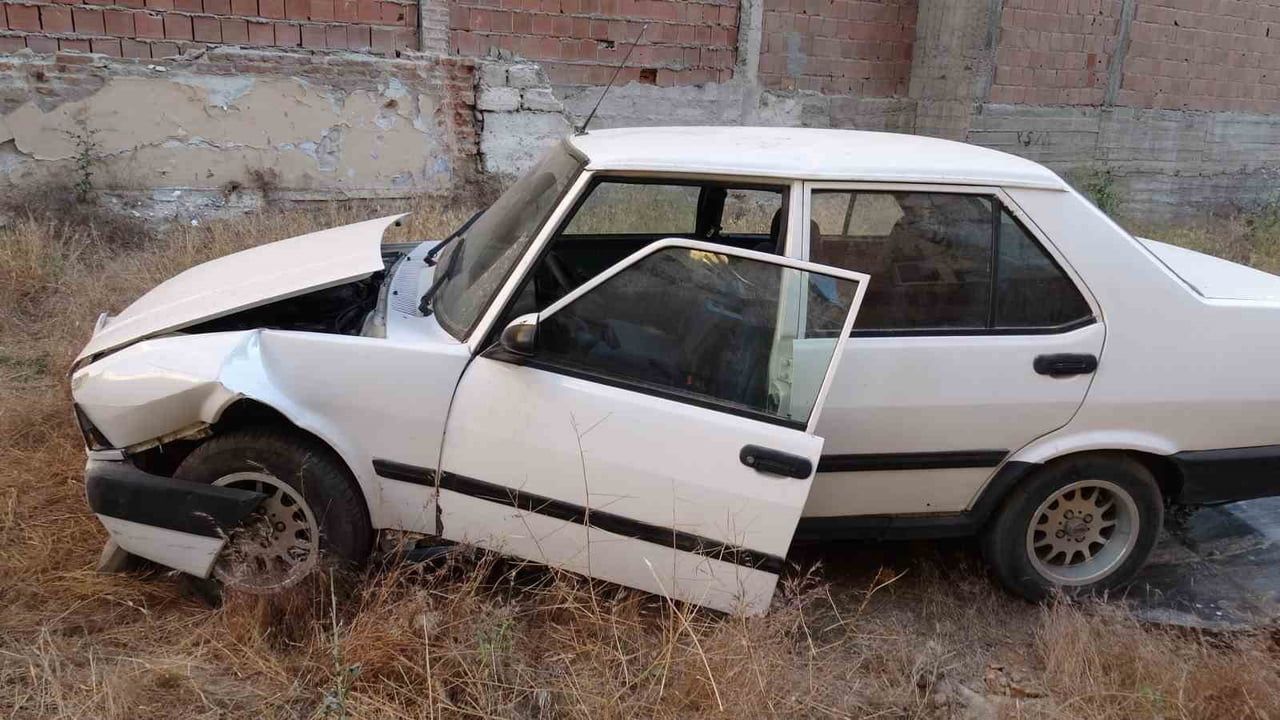Malatya’da duvara çarpan otomobilin sürücüsü kayıplara karıştı