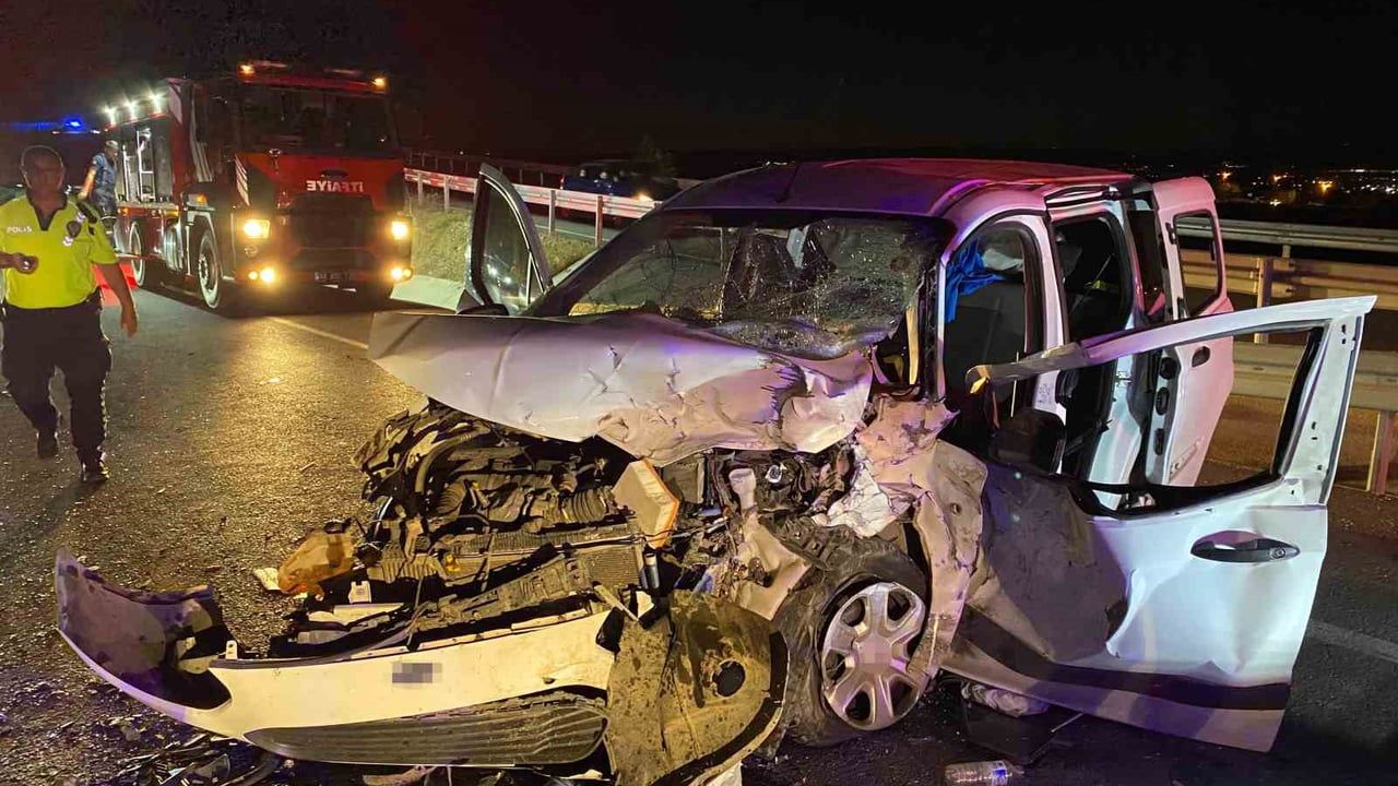 Malatya'da hafif ticari araç ile otomobil çarpıştı: 5 yaralı
