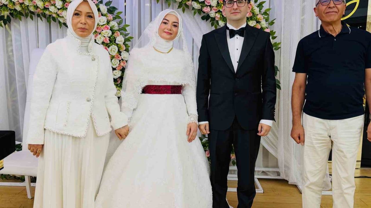 Malatya'da siyaset ve iş dünyasını bir araya getiren nikah töreni