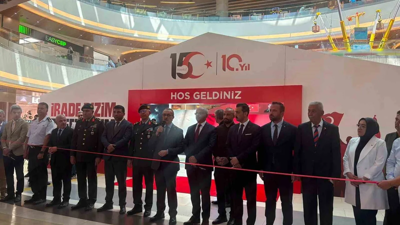 MalatyaPark AVM’de 15 Temmuz demokrasi ve milli birlik günü anma programı düzenlendi