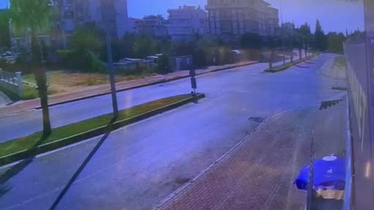 Manavgat'ta motosikletle otomobil çarpıştı, yolcu basın mensubuyla tartıştı