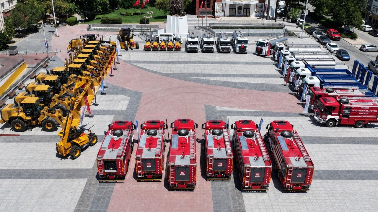 Manisa büyükşehir filosunu 37 yeni araçla güçlendirdi