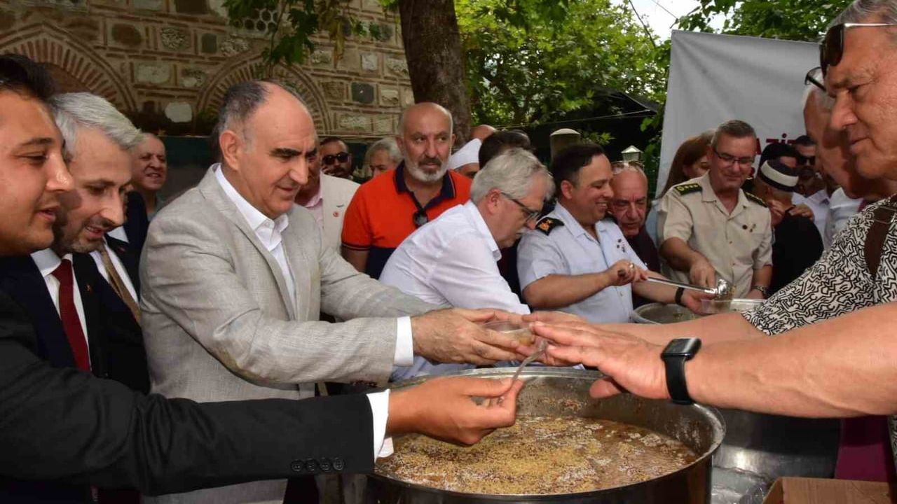 Manisa'da şehit aileleri ve gaziler için aşure hayrı