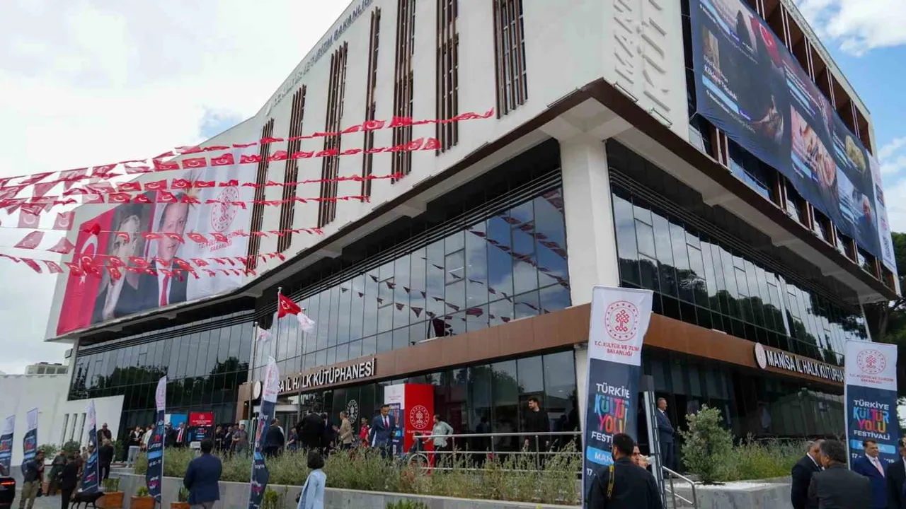 Manisa'nın bilgi üssü: il halk kütüphanesi kente yeni bir kültür merkezi kazandırdı