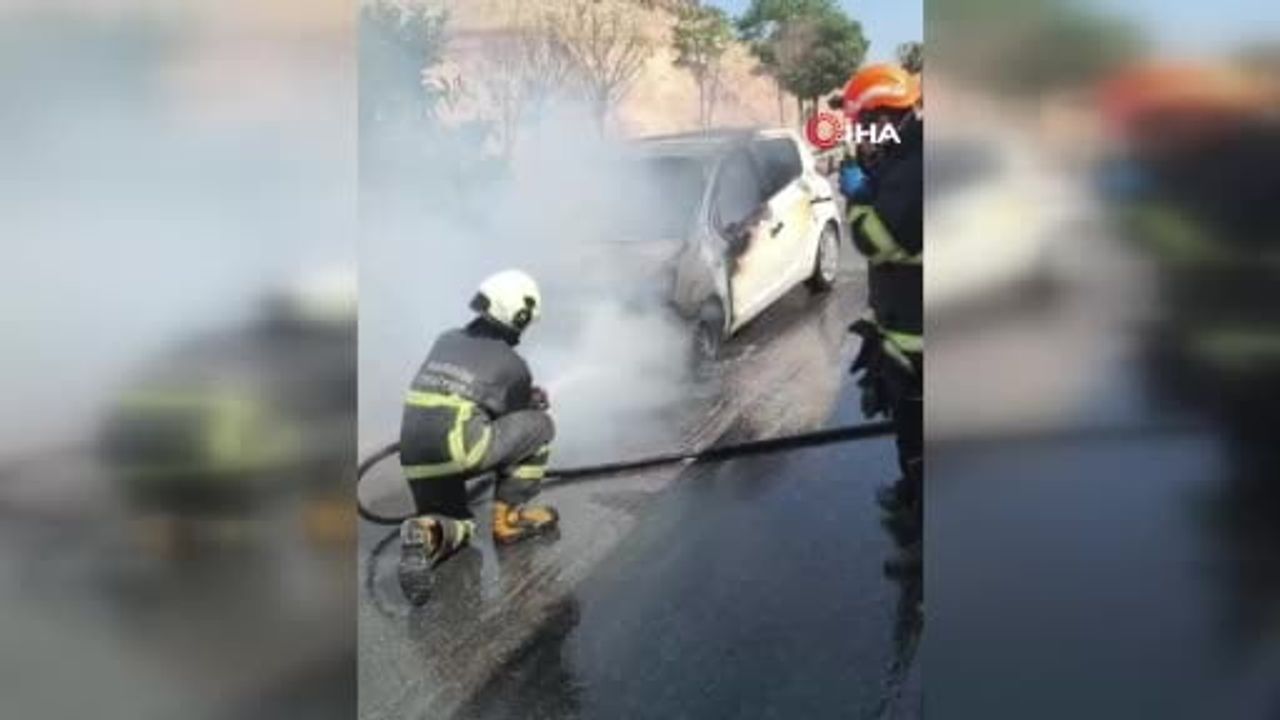 Mardin'de seyir halindeki otomobil yandı