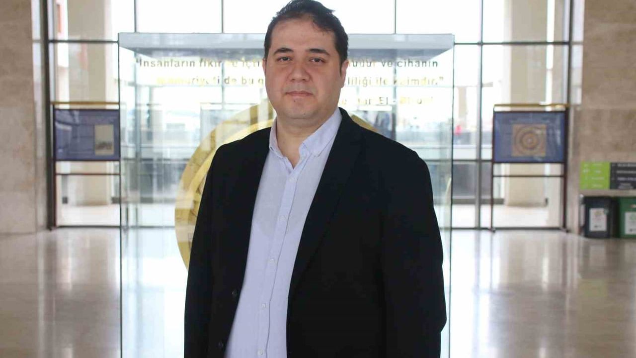 Masa başında uzun oturmaya karşı 30 dakikada bir mikro hareket molası önerisi