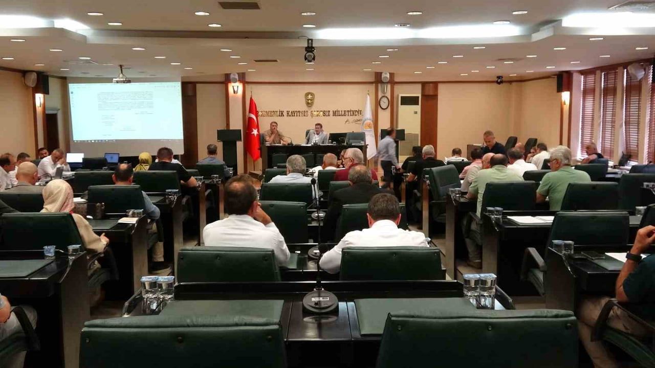 Mecliste tenis turnuvası, rehabilitasyon projesi ve polisevi gündemi