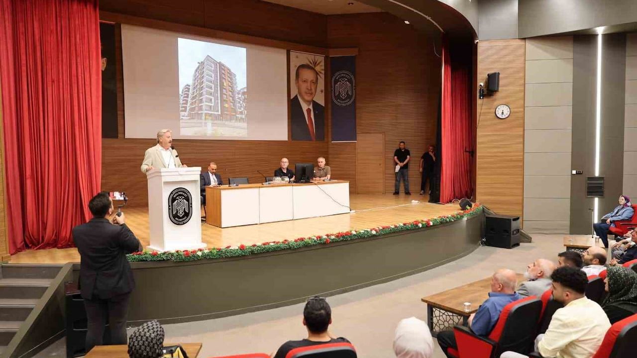 Melikgazi belediyesi Battalgazi'deki hak sahiplerini yeni evlerine kavuşturdu