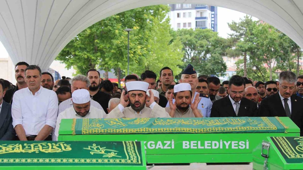 Melikgazi'nin özel kalem müdürü bisiklet kazasında yaşamını yitirdi, uğurlandı