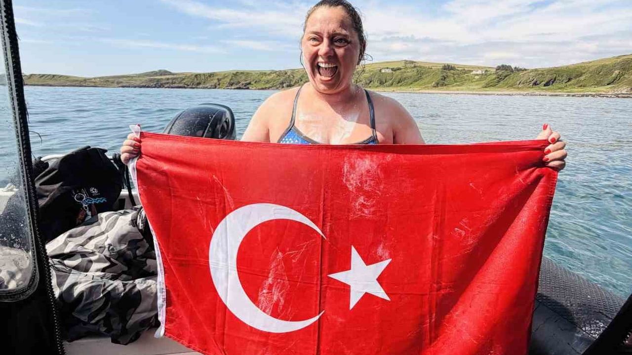 Melisa Uluarslan Kuzey Kanalı geçişiyle açık su tarihinde üçüncü Türk kadın oldu