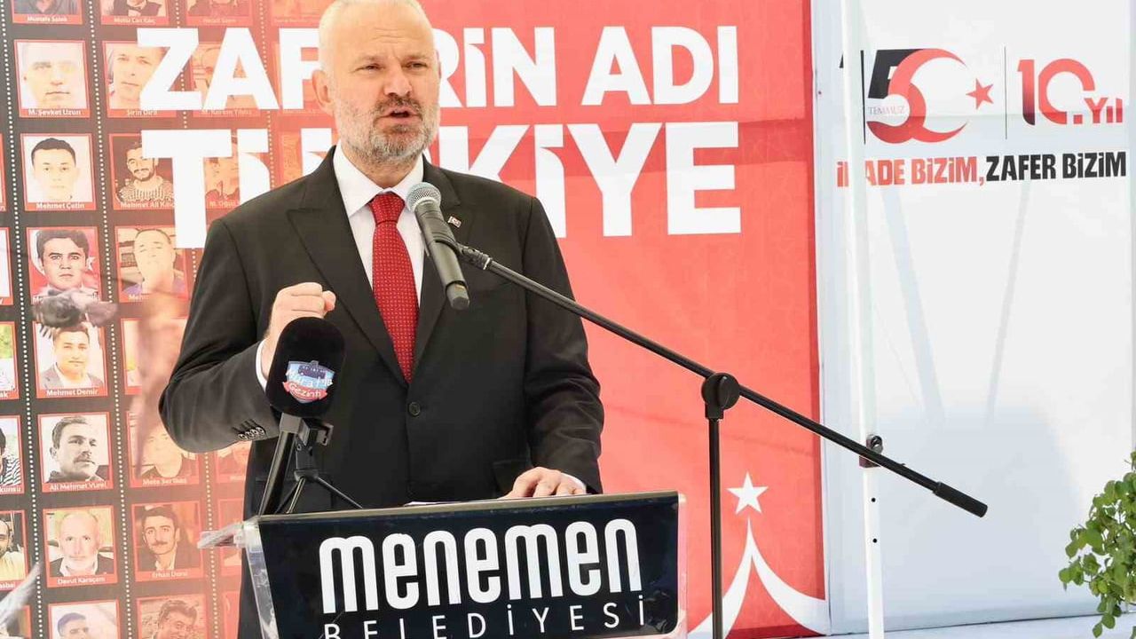 Menemen'de 15 Temmuz şehitleri dualarla anıldı
