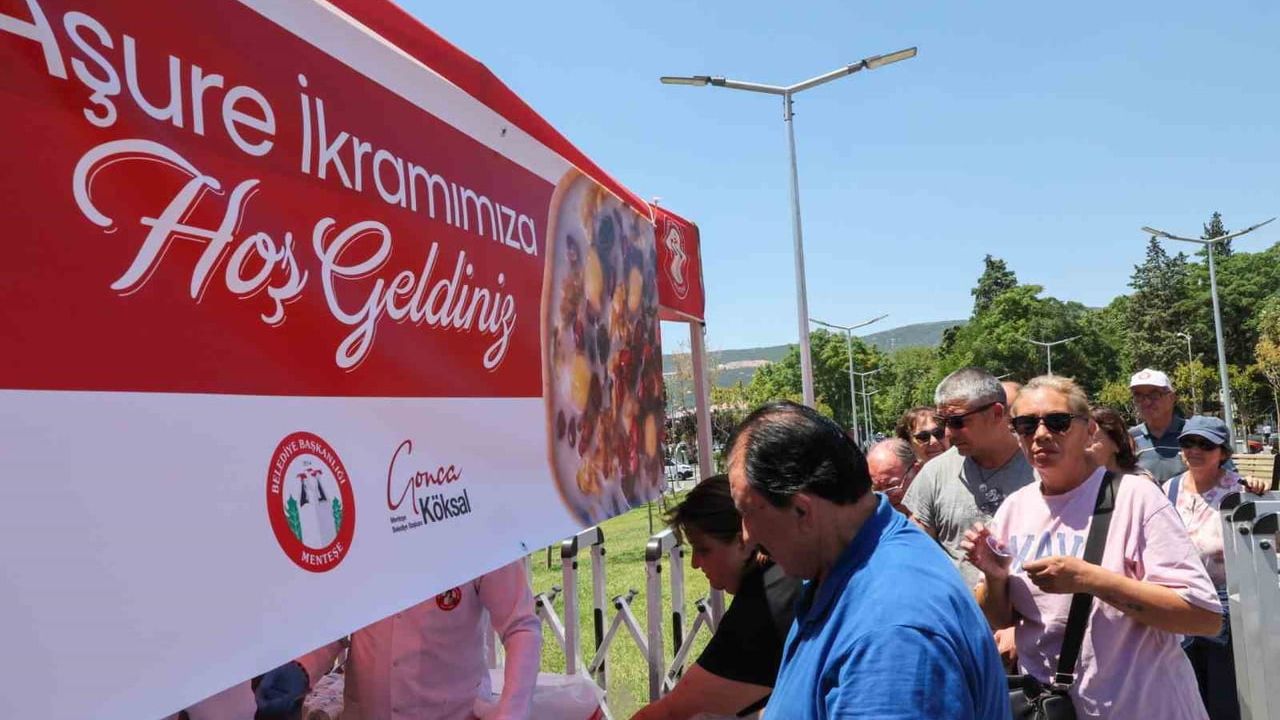 Menteşe Belediyesi'nden vatandaşlara aşure ikramı