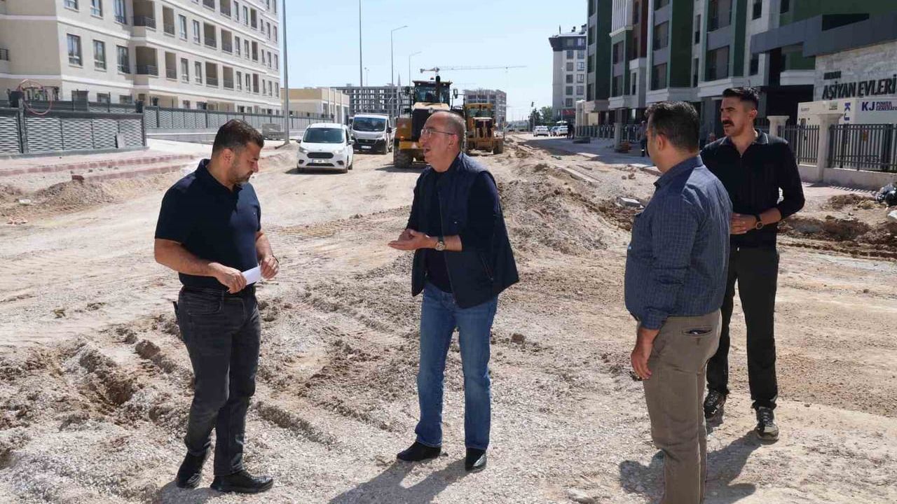 Meram’da yol, asfalt ve parke seferberliği hızlandı