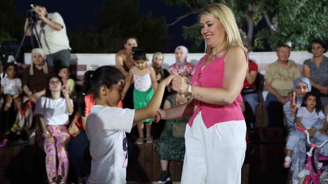 Merkezefendi Belediyesi Orkestrası Sokak Lezzetleri ve Gastronomi Merkezi'nde yaz konseri