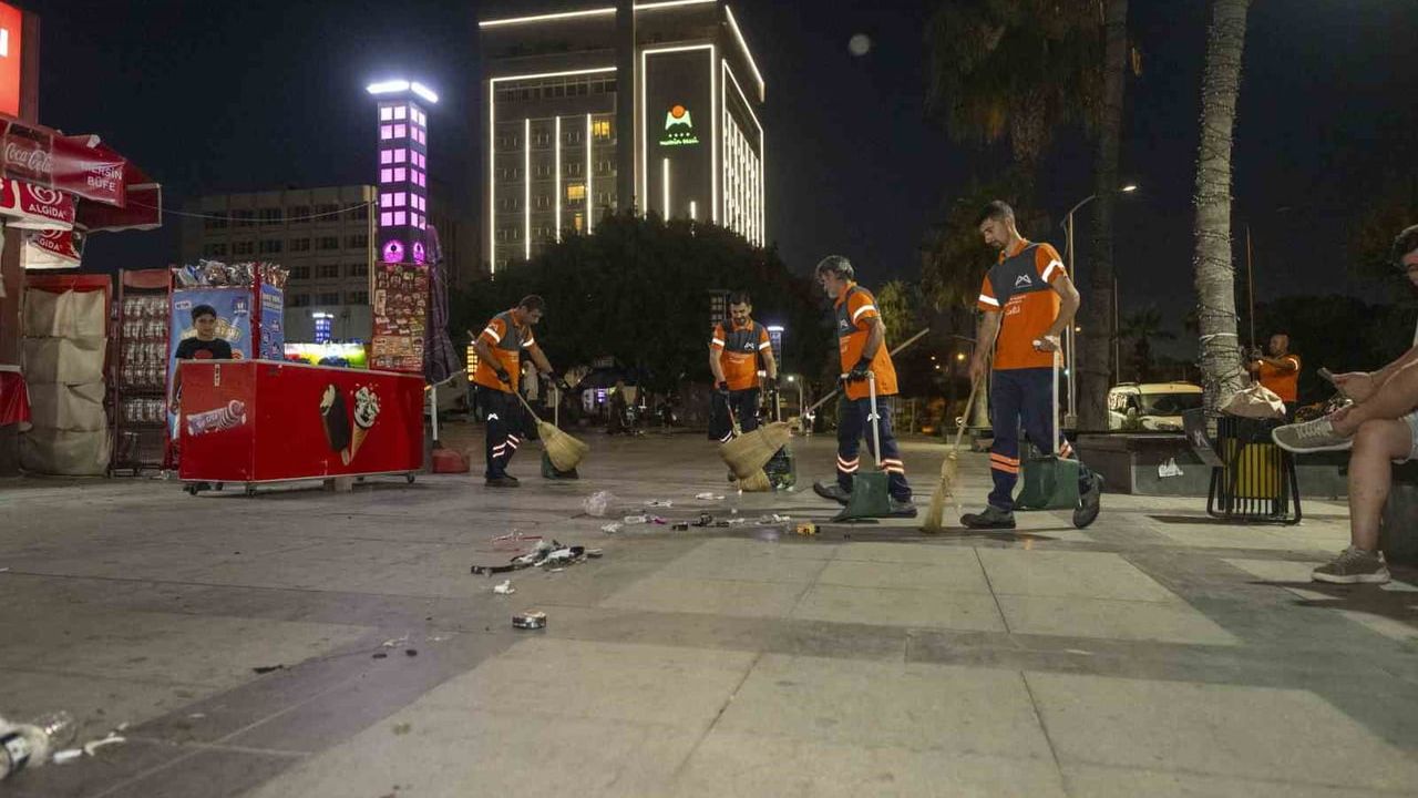 Mersin Büyükşehir Belediyesi temiz bir kent için sahada
