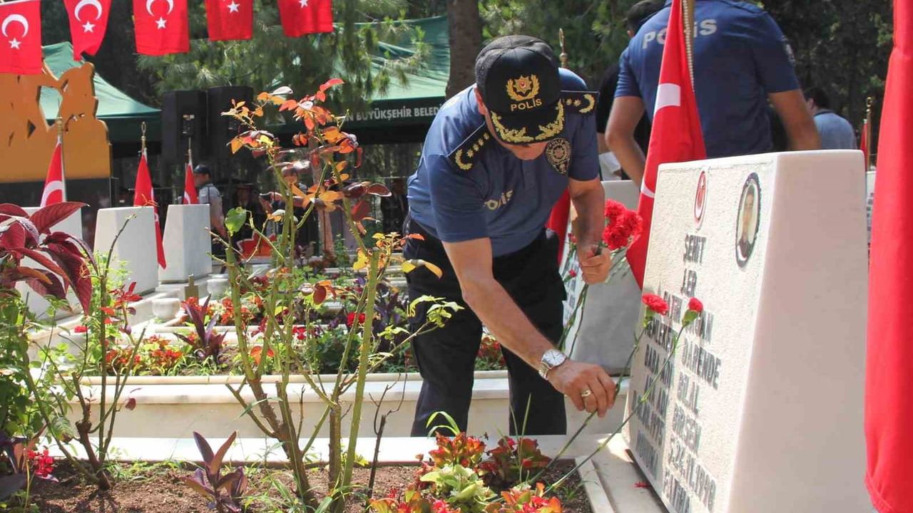 Mersin'de 15 temmuz şehitleri dualarla anıldı