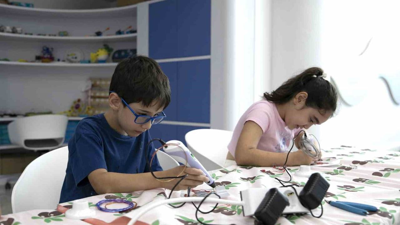 Mersin'de çocuklar yaz tatilini bilimle geçiriyor