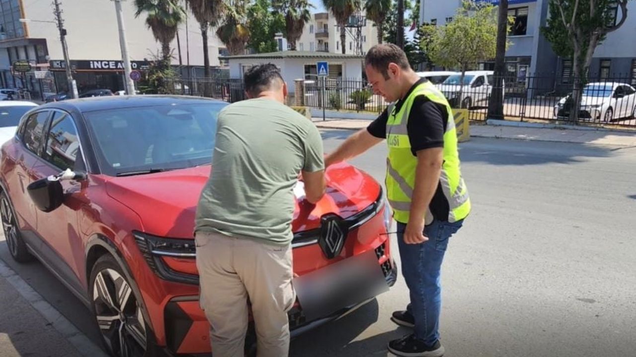 Mersin'de sosyal medyaya yansıyan kural ihlali sürücüsüne 10 bin lira ceza